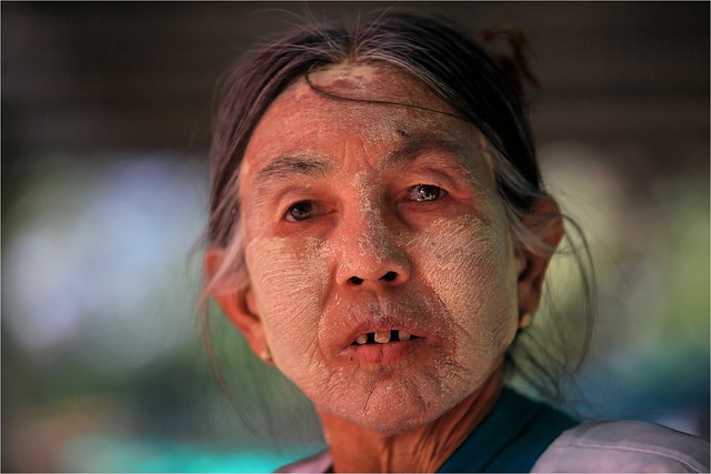 Birmanie: visage au tanaka.