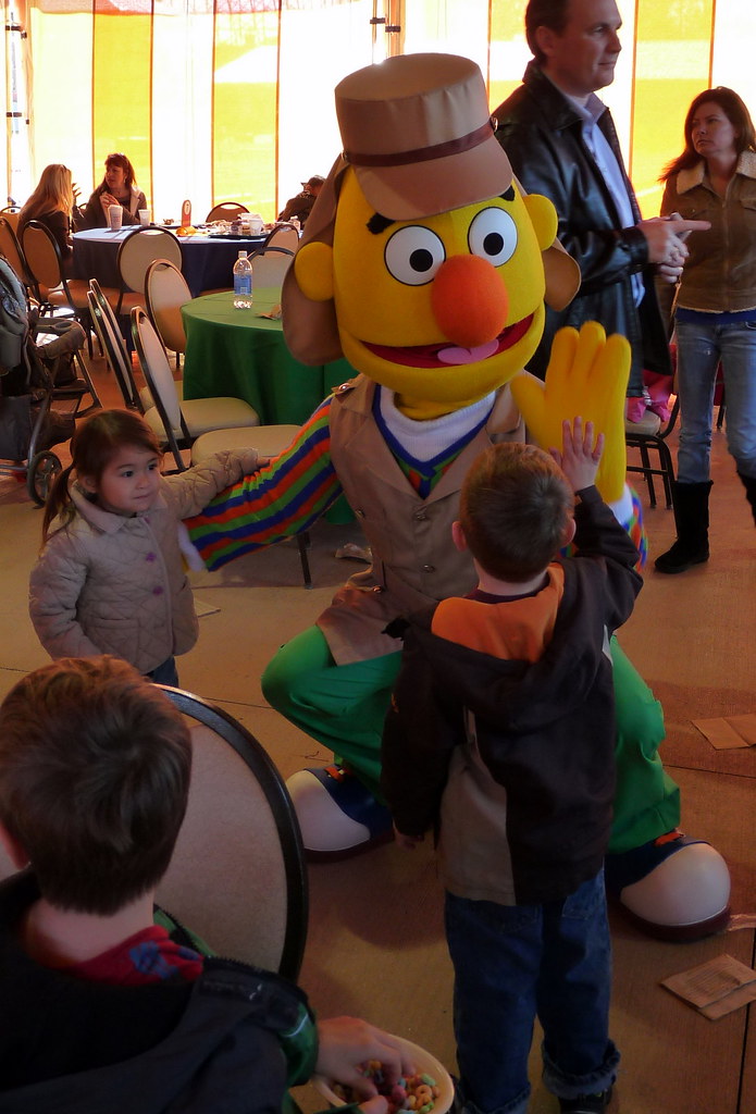 Sesame Street Safari of Fun | Bert greets kids at a characte… | Flickr