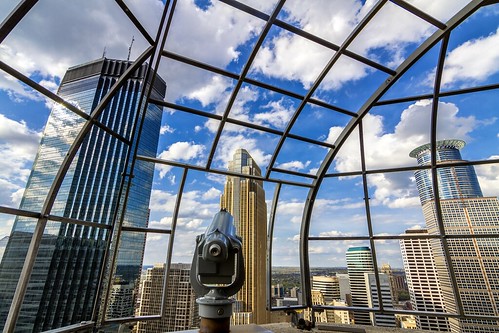 blueskies daytime highrises architecture minneapolis minnesota partlycloudy