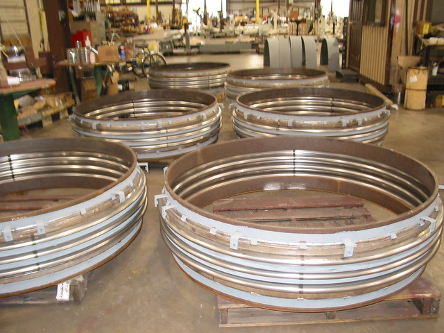 14 Single Reinforced Metal Expansion Joints for a Construction Company in Israel