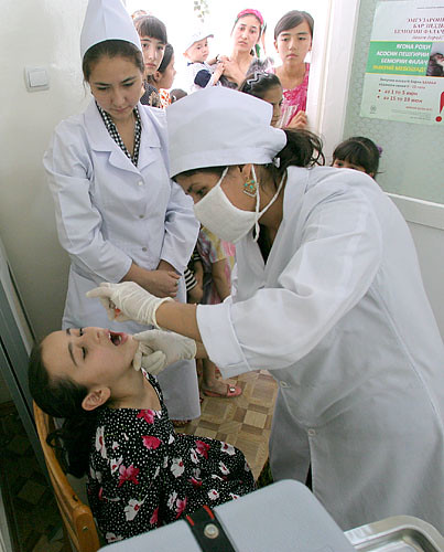 Таджикский медицинский. Караболо больница в Душанбе. Доктор Таджикистан. Медсестры Таджикистана. Медицинские сестры Таджикистана.
