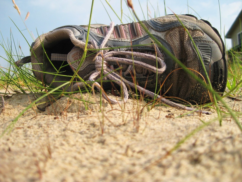 Abandoned Sneaker | Stephanie1408 | Flickr
