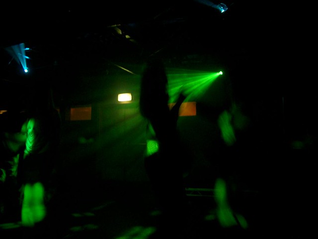 2004-10-13 Dancefloor Silhouette 2