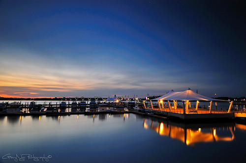 Quiet Pier (328 sec) by Gary Ngo | Photography
