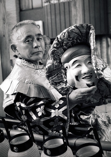 Matsudo Festival performer with mask by Camera Freak