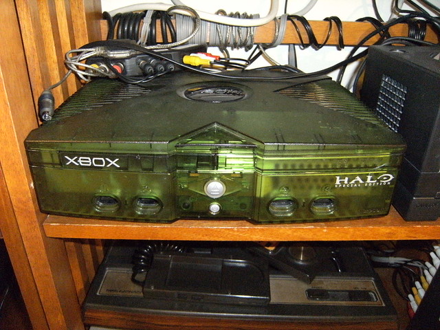 Meet The Consoles: Microsoft Xbox: Halo Edition