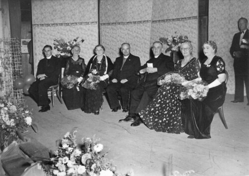 queensland 1950 bouquets statelibraryofqueensland slq eveningfashion ballanddancers