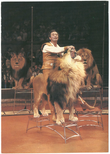 Boris Biriukov con leones_Planeta (Soviet Circus; 8). Photo G. Polyaka | by Performing Arts / Artes Escénicas