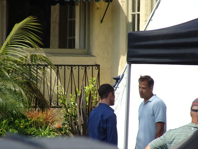 Dexter season 5 - 1st day of shooting in Long Beach, CA - Quinn (Desmond Harrington) talks with Elliot (Rick Peters)