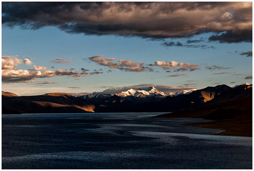 sunset lake mountains tso ladakh tsomoriri moriri