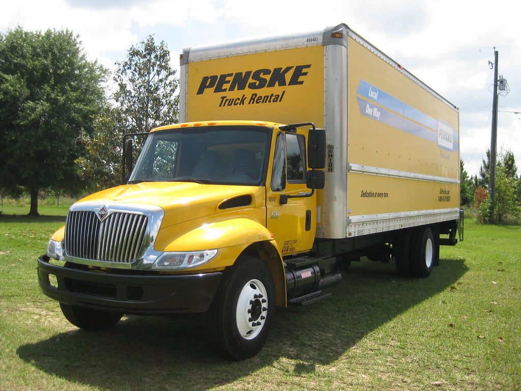 Penske Truck Rental - International 4300 / Morgan Box Truck with Maxon Lift-gate