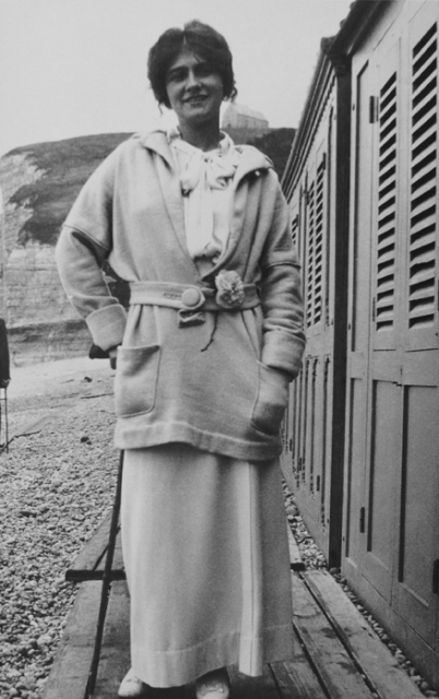 Chanel in Jersey Suit 1913, Maaike Gottschal