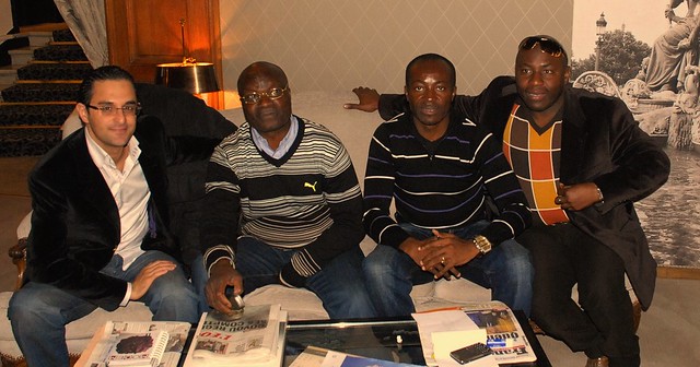 Arash Derambarsh, Roger Milla, Charles Kouoh Kotte (Fédération Camerounaise d'athletisme) et Alango