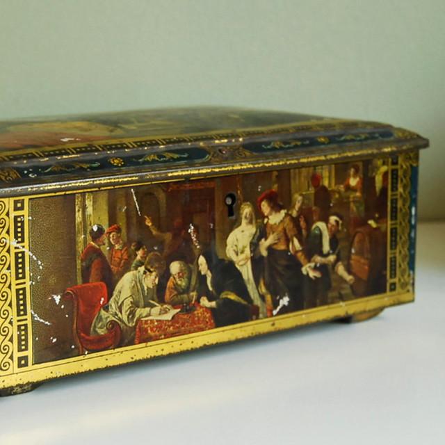 1920s J. Bekkers Tin Vintage Box