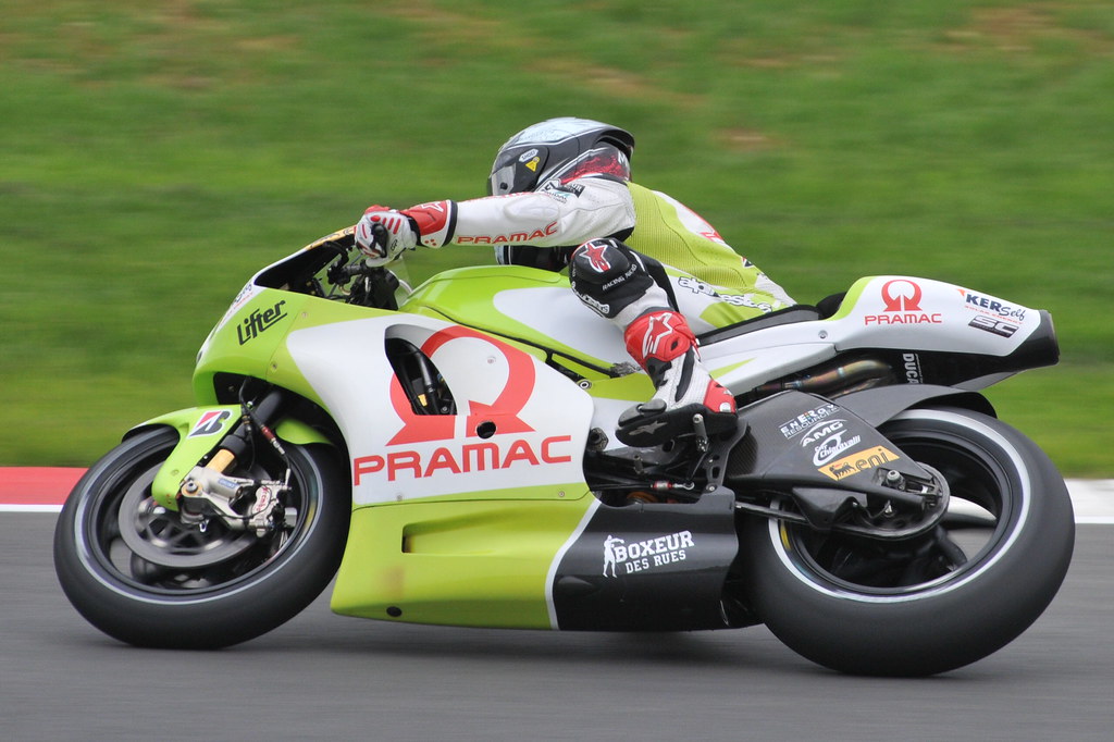 1/12 MotoGP Pramac racing team ducati GP10 No#36 Mika Kallio motorcycle model 