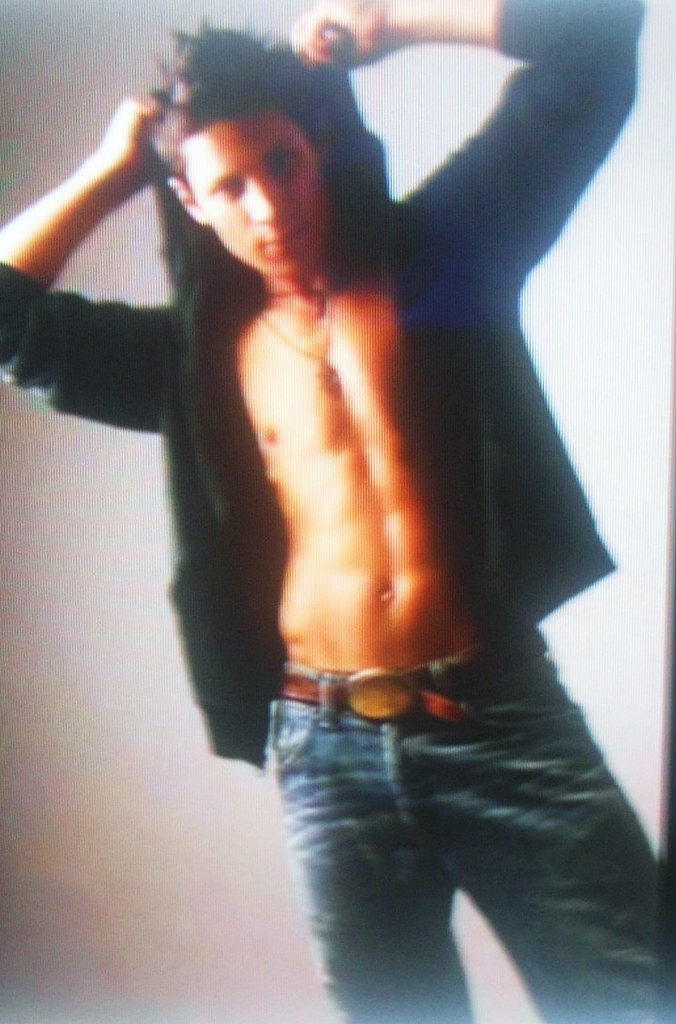 new moon hottie-Alex Meraz-Paul | *.* *is touching abs* holy… | Flickr