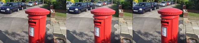 Royal Mail postbox 3D Stereo Picture parallel and cross eye viewing