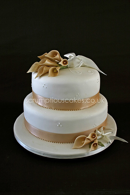 Wedding Cake (611) - Sugar Lily Bouquet