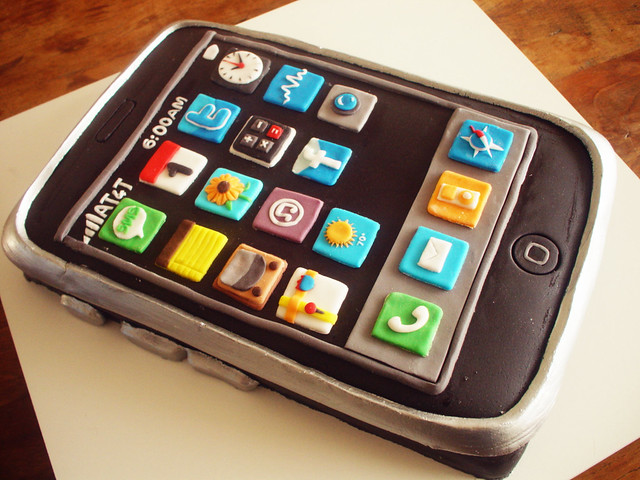 Bolo iPhone (iPhone Cake!) contato@dentrodoforno.com