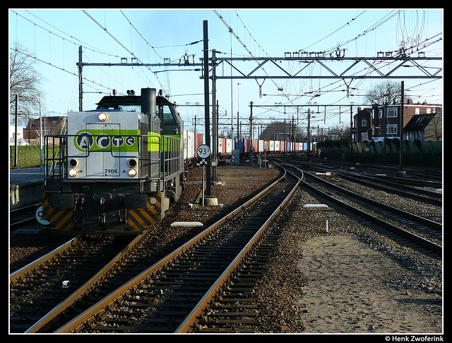 ACTS 7104 + Acht shuttle