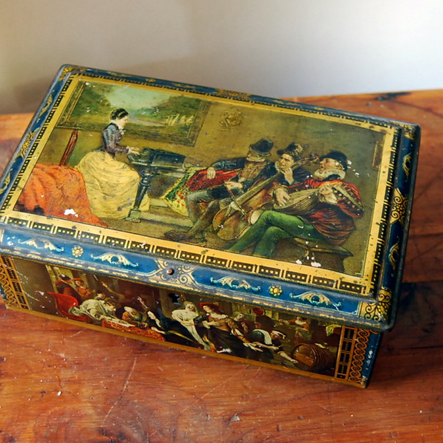 1920s J. Bekkers Tin Vintage Box