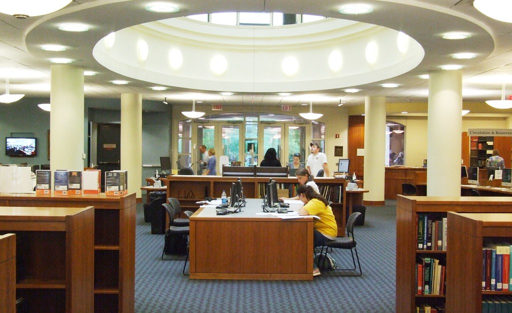1st Floor-Information Desk Area | Elon University Belk Library | Flickr