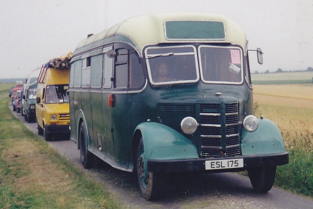 bedford bus. (6)