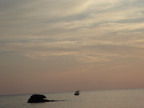 Phu Quoc Island, Vietnam by rylojr1977, Phú Quốc (Vietnamese: [fǔ kúək]) is the largest island in Vietnam. Phú Quốc and nearby islands, alon