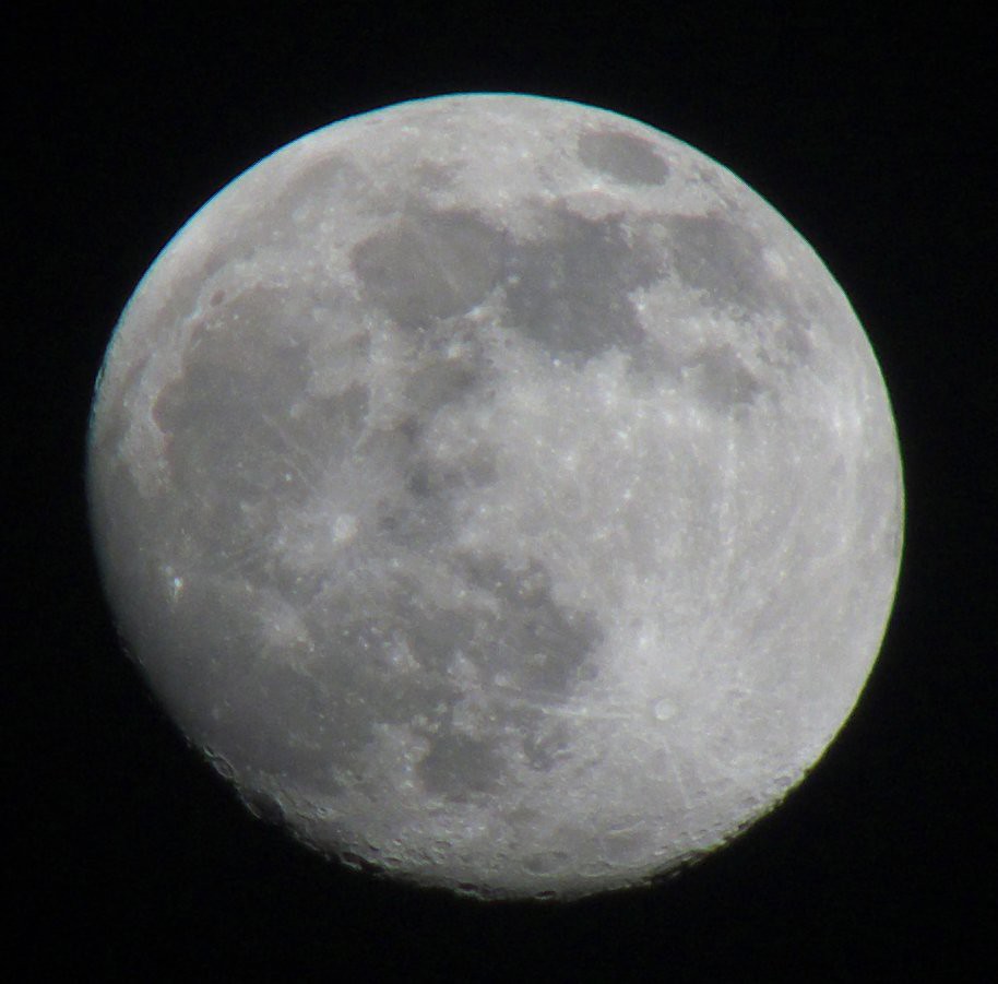 2008 Fifth February Moon. Луна 12 апреля