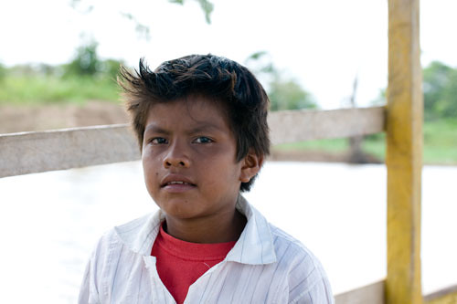 Retratos de niños Indígenas. ONG Amazon Xpeditions.