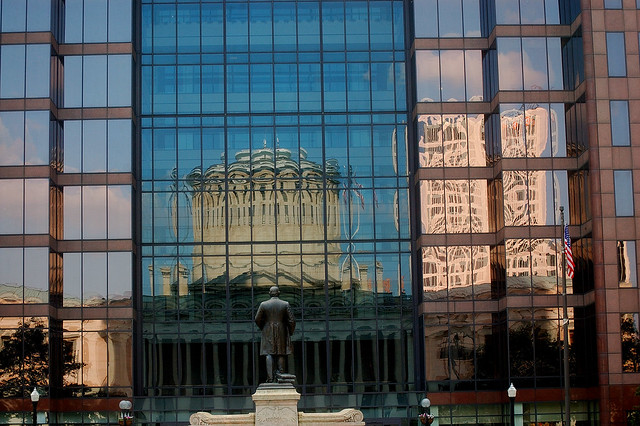 Ohio Statehouse in Huntington glass