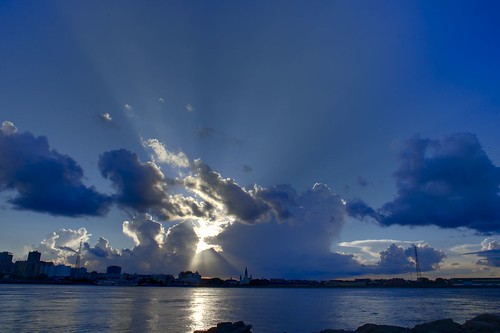 neworleans mississippiriver mississippiriverlevee go4thontheriver darktable sunset clouds contrejour gegenlicht