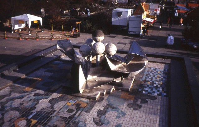 Jena, Platz der Kosmonauten (2), Dec 1994