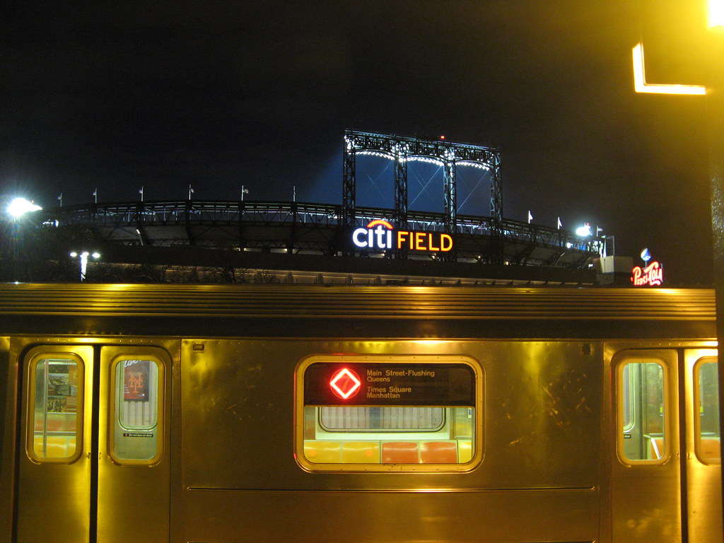 Citi Field, 04/09/10: a Manhattan-bound #7 express train s…