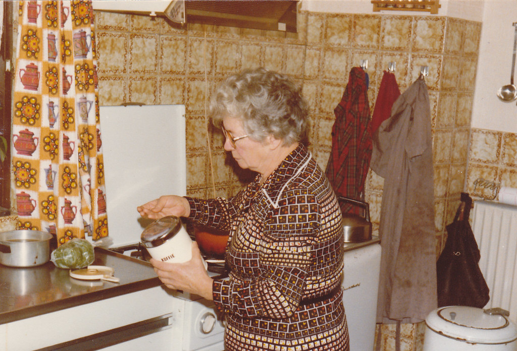 Oma in de Keuken