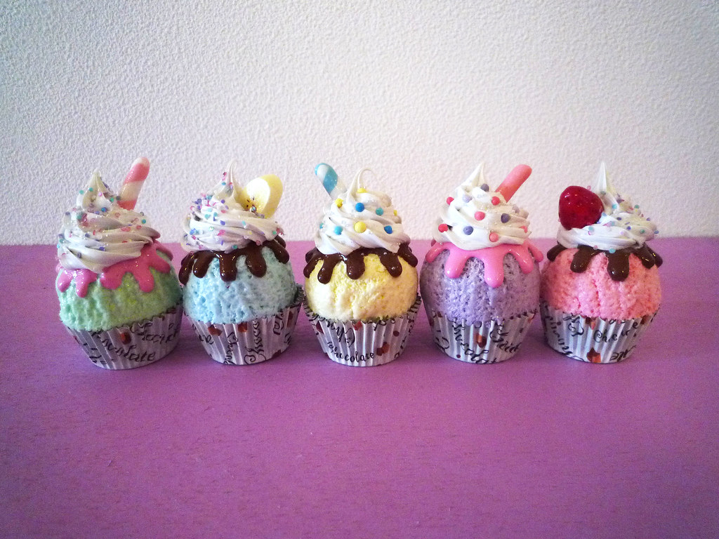 カラフルスイーツのカップケーキ5点セット スイーツデコ カップケーキ Capcake 18sweetsdeco Ar 18sweetsdeco W Flickr