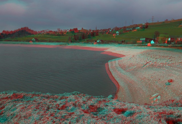 Rocher sur le Lac de la Gruyère (anaglyphe 3D)