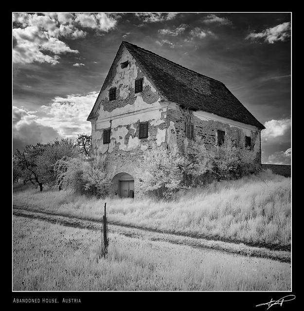 abandoned house - IR