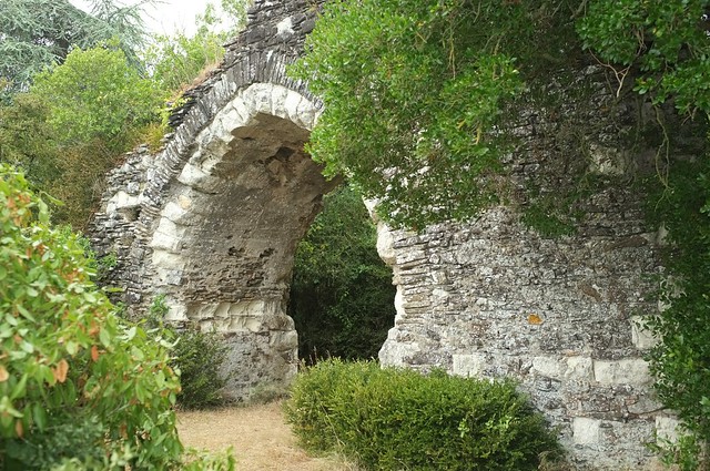 Ruines du château de la Madeleine