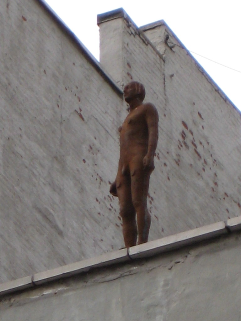 Not Suicide Jumpers - Antony Gormley Event Horizon body form sculptures 5081