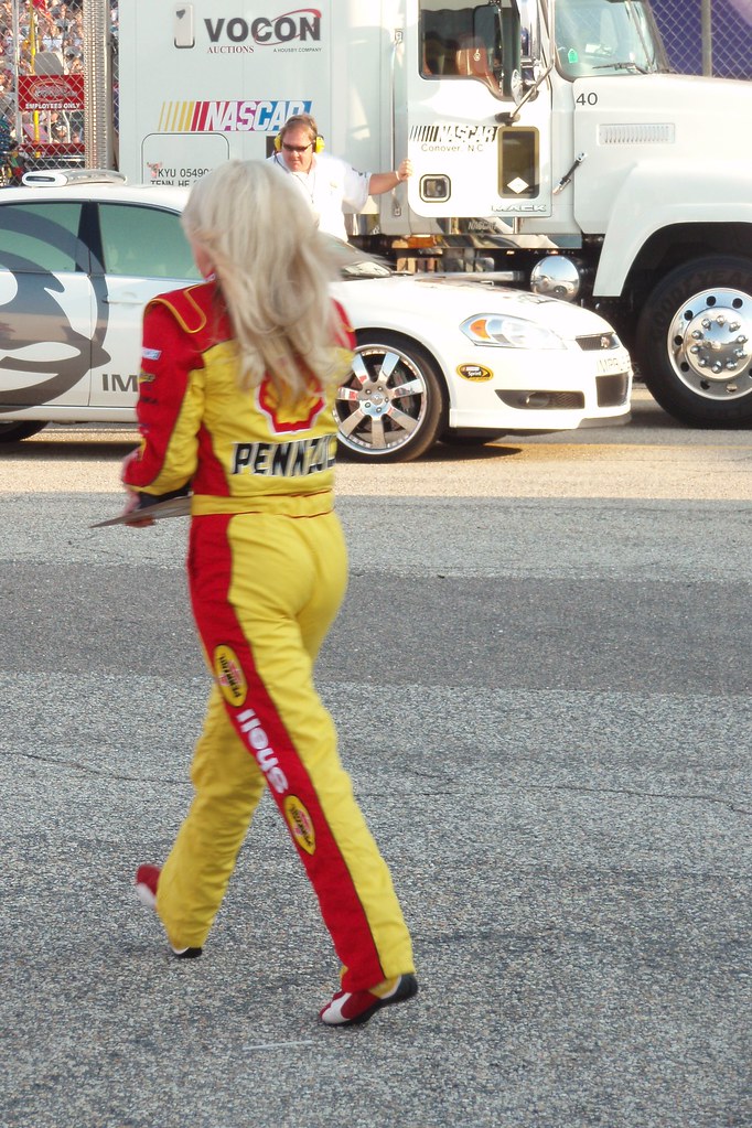 delana harvick net worth - Ilustrasi 3