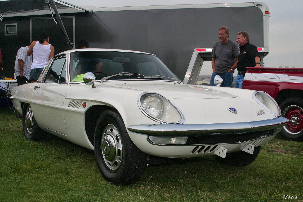 Image of 1967 Mazda 110S Cosmo - white - fvr2