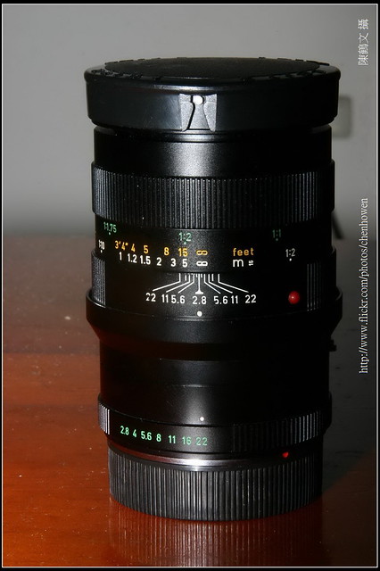 Leica R 60mm F2.8 connects with its specific extension tube