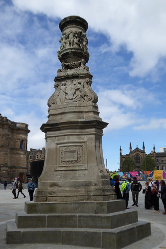 Edinburgh: Bristo Square on Graduation Day