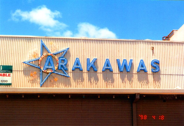 Arakawa's store - Logo only (Waipahu) (4/18/98)