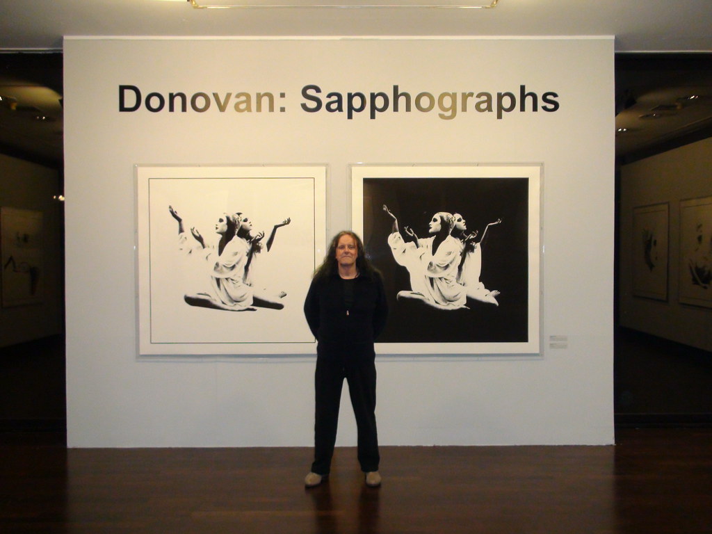 DONOVAN opening Sapphographs exhibit | DONOVAN opening his S… | Flickr