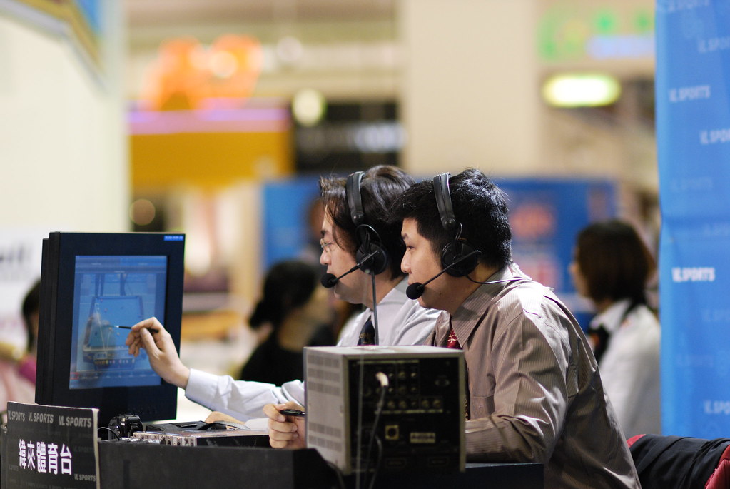 Commentators | drawing paths on the screen | Gary Chang | Flickr