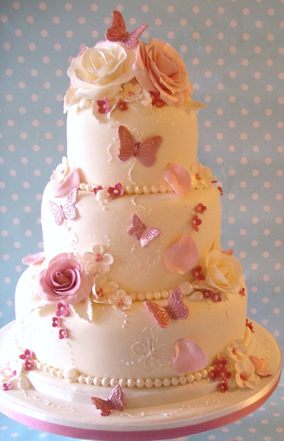 Pink Rose Garden wedding cake