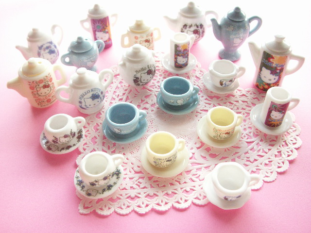 Kawaii Cute Hello Kitty Miniature Ceramic Tea Set Collection Sanrio