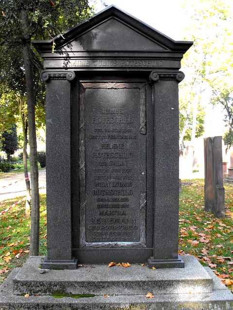 Tomb of Family Julius Rothschild (1841-1915)